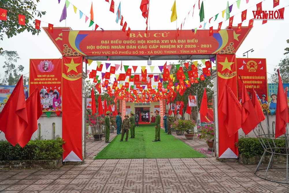 Hà Tĩnh: Làng mộc Thái Yên rộn ràng ngày hội non sông - ảnh 1