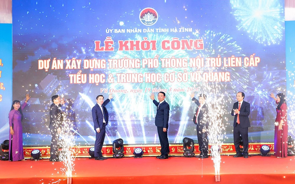 Hà Tĩnh khởi công 5 trường học nội trú vùng biên - ảnh 2