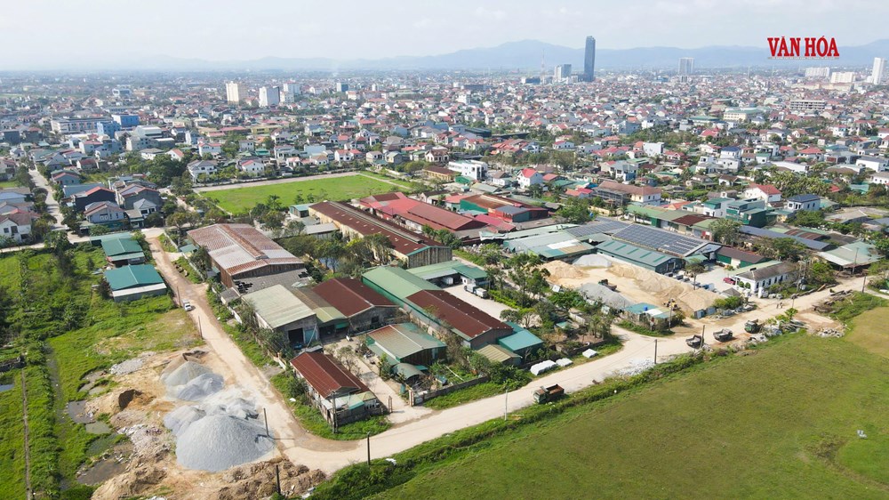 Kỳ 1: Hơn một thập kỷ sống chung với khói bụi và tiếng ồn - ảnh 1