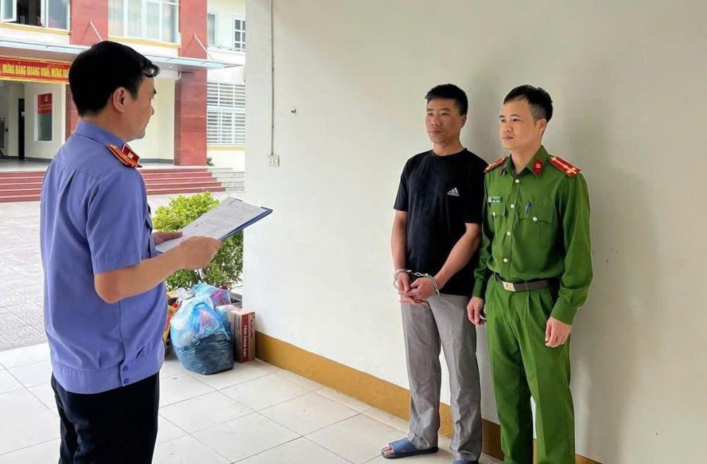 6 ngày xuyên rừng vây bắt đối tượng cầm đầu tụ điểm ma tuý  - ảnh 2