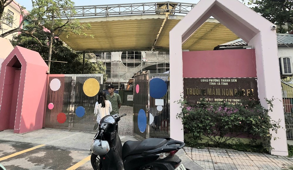 Lộ clip cô giáo “tác động” vào đầu trẻ tại trường mầm non  - ảnh 2