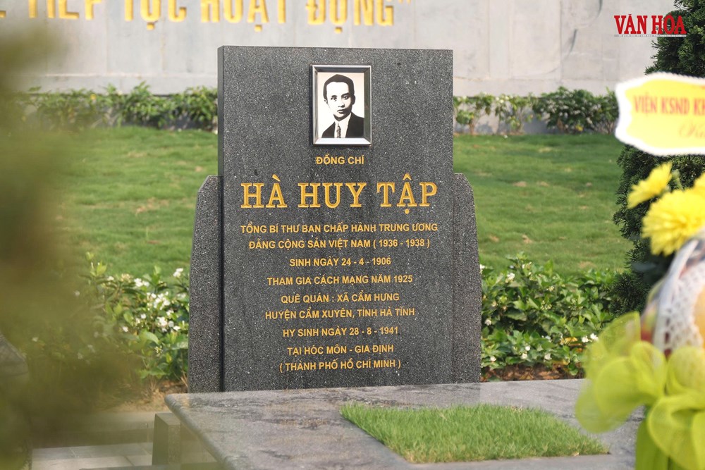 Tổng Bí thư, Chủ tịch nước Tô Lâm dâng hương tưởng niệm Tổng Bí thư Hà Huy Tập - ảnh 7