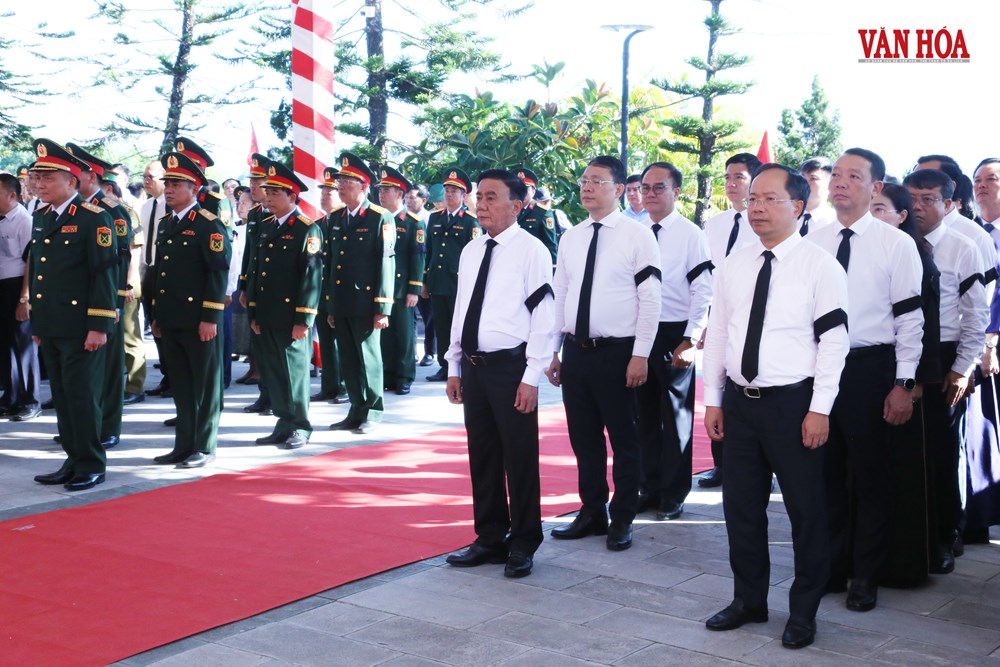 Thường trực Ban Bí thư Trần Cẩm Tú dự lễ truy điệu, an táng liệt sĩ tại Hà Tĩnh - ảnh 2
