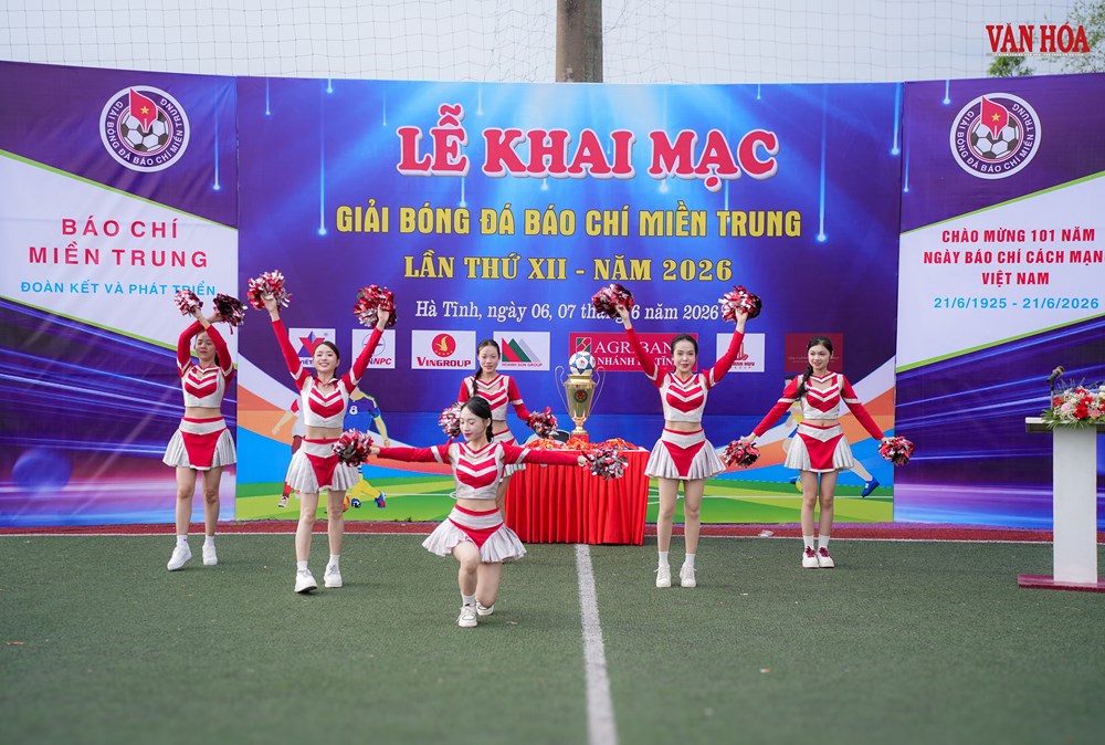Khai mạc Giải bóng đá Báo chí miền Trung lần thứ XII tại Hà Tĩnh - ảnh 1