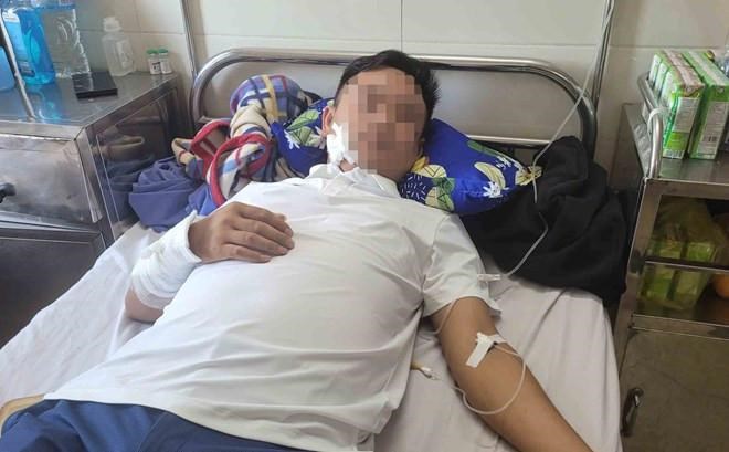 Mang súng đến nhà bắn “con nợ”, 4 đối tượng bị khởi tố - ảnh 1