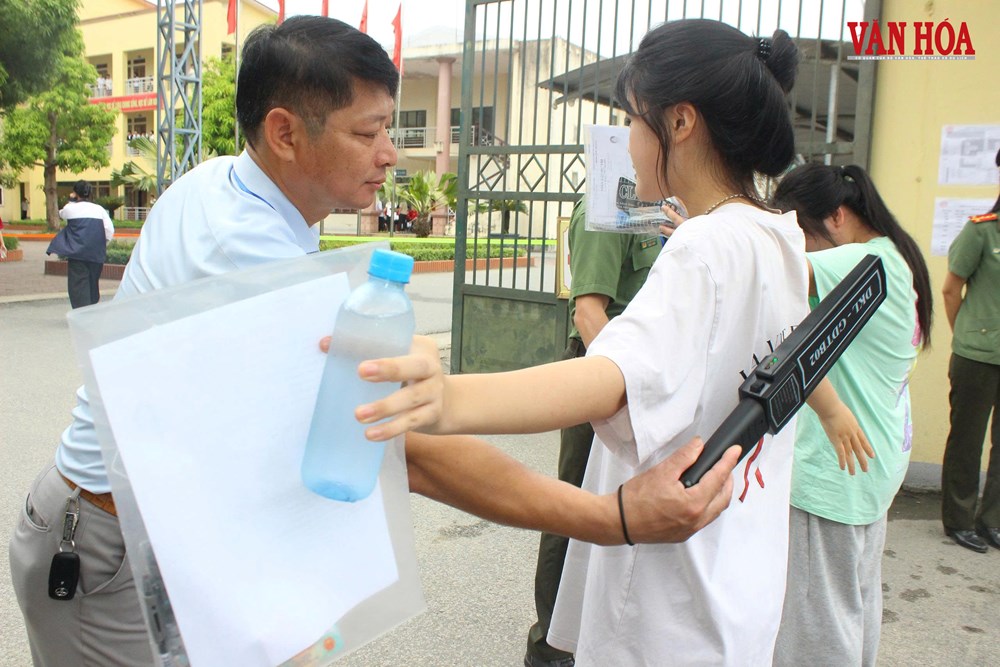 Hà Tĩnh: Rà quét thiết bị điện tử tại điểm thi, siết chặt phòng gian lận công nghệ cao - ảnh 3
