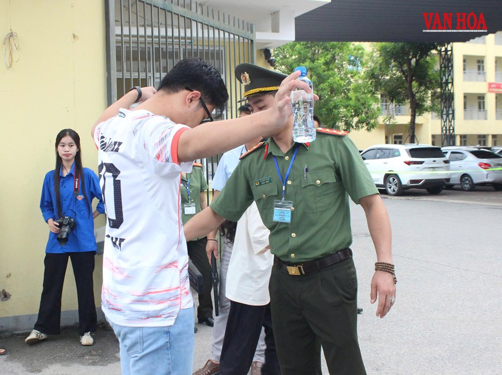 Hà Tĩnh: Rà quét thiết bị điện tử tại điểm thi, siết chặt phòng gian lận công nghệ cao - ảnh 4