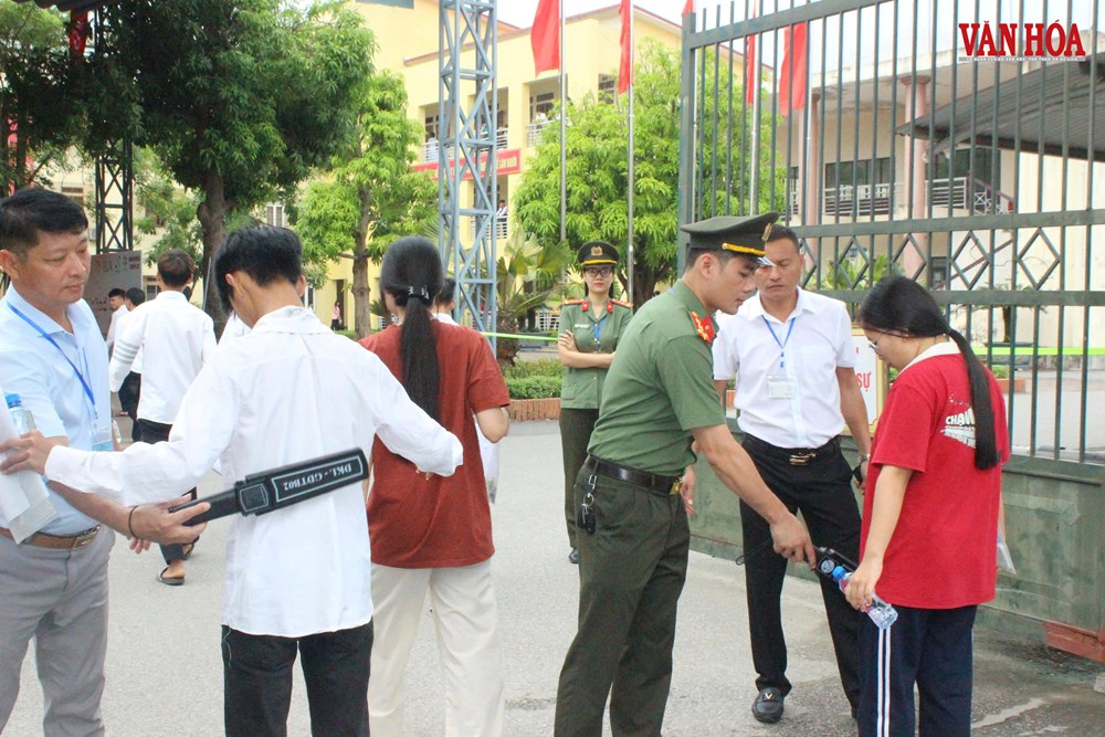 Hà Tĩnh: Rà quét thiết bị điện tử tại điểm thi, siết chặt phòng gian lận công nghệ cao - ảnh 1