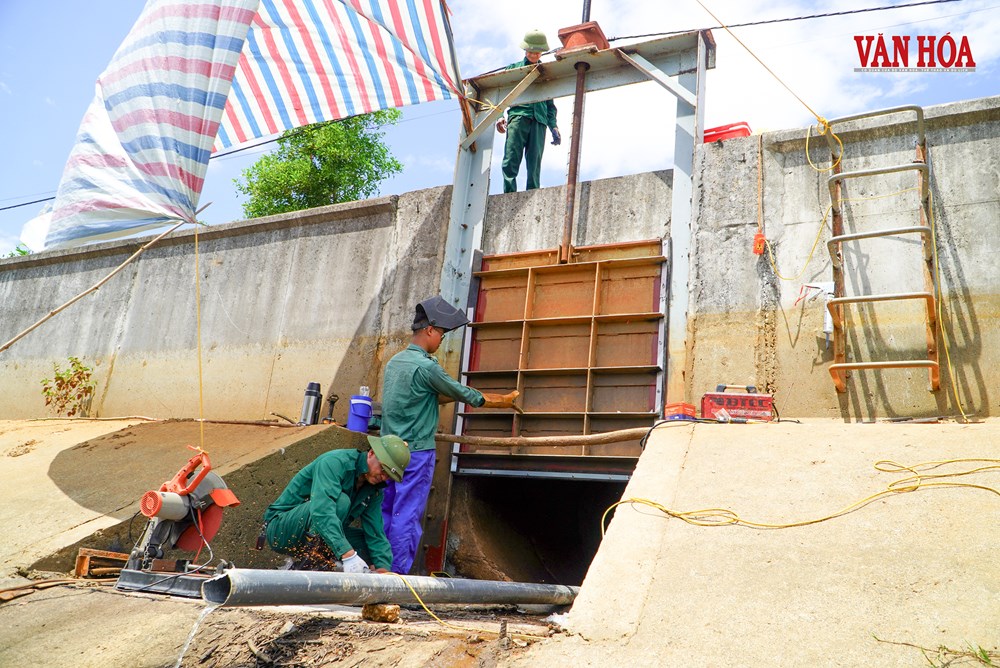 Hồi âm: Sau phản ánh của Báo Văn Hóa, Hà Tĩnh sửa cống kênh Ngàn Trươi - ảnh 1
