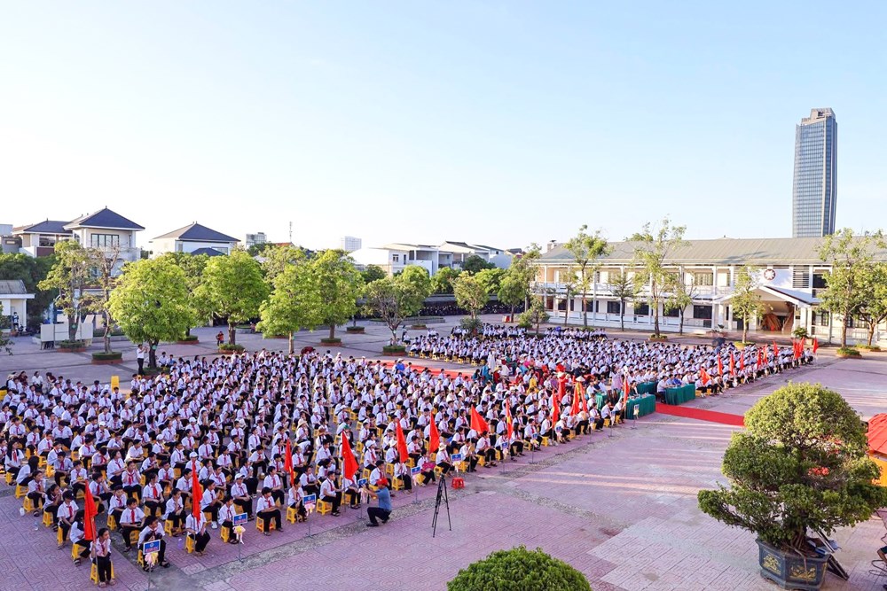 Hà Tĩnh dùng khung 100 điểm để lựa chọn cán bộ quản lý trường học sau sắp xếp - ảnh 1