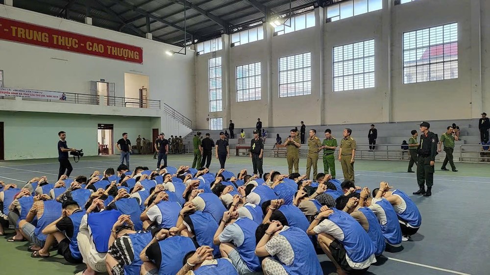 Bắt giữ đối tượng cầm đầu đường dây lừa đảo, mua bán người xuyên quốc gia - ảnh 2