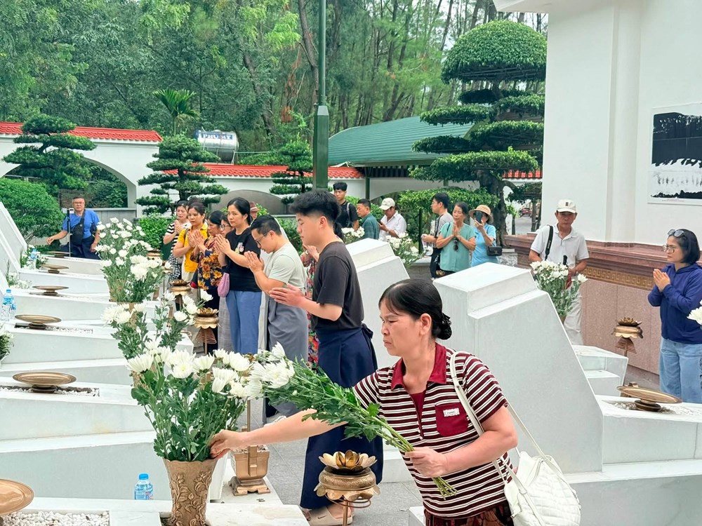 Hà Tĩnh đón 110.000 lượt khách, khách nội địa tăng 341% dịp Quốc khánh 2.9 - ảnh 2