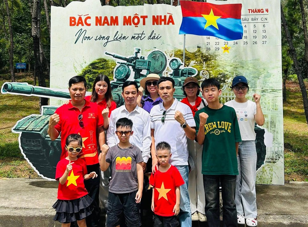 Hà Tĩnh đón 110.000 lượt khách, khách nội địa tăng 341% dịp Quốc khánh 2.9 - ảnh 1