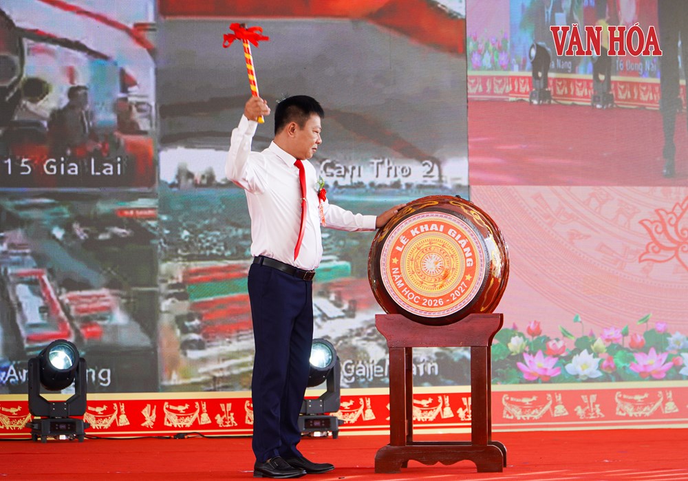 Rộn ràng ngày khai trường nơi vùng biên Hà Tĩnh - ảnh 10