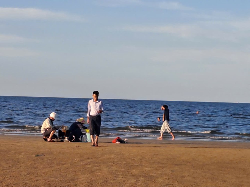 Hà Tĩnh: Nước biển tại 4 điểm có thủy sản chết chưa phát hiện bất thường - ảnh 1