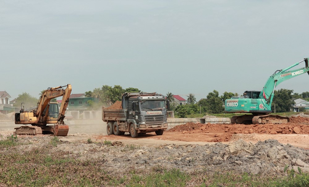 Hà Tĩnh tăng trưởng 12,36%: Công nghiệp bứt phá, hơn 198.000 tỉ đồng vốn đầu tư đăng ký - ảnh 4