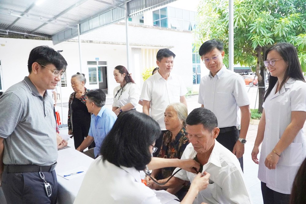 Hà Tĩnh chi hơn 32,8 tỉ đồng khám sức khỏe định kỳ cho người dân - ảnh 1