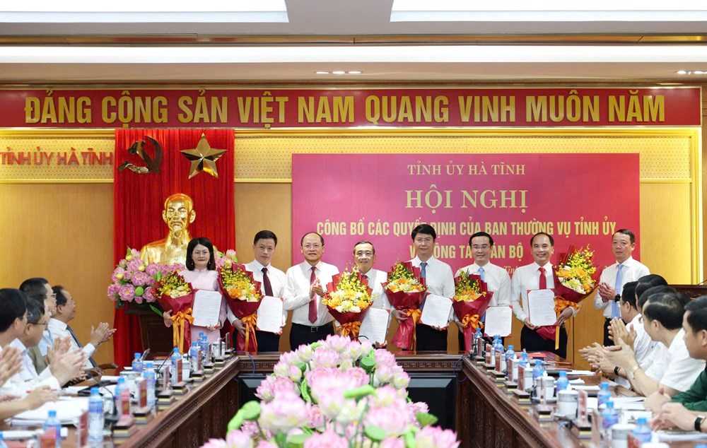 Hà Tĩnh điều động, luân chuyển 10 cán bộ chủ chốt - ảnh 2