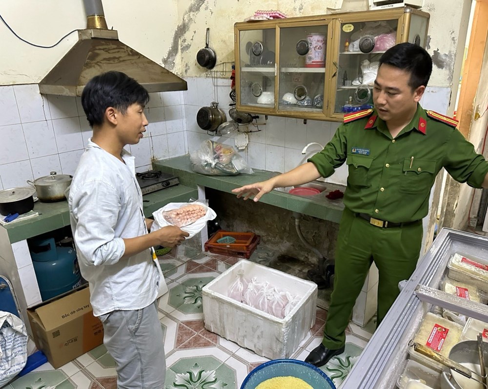 Đà Nẵng: Phát hiện nhiều cơ sở kinh doanh thực phẩm vi phạm - ảnh 2
