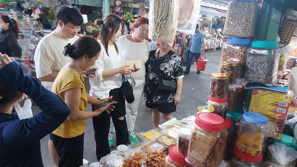 Phát triển các chợ truyền thống thành chợ du lịch theo hướng hiện đại - ảnh 1