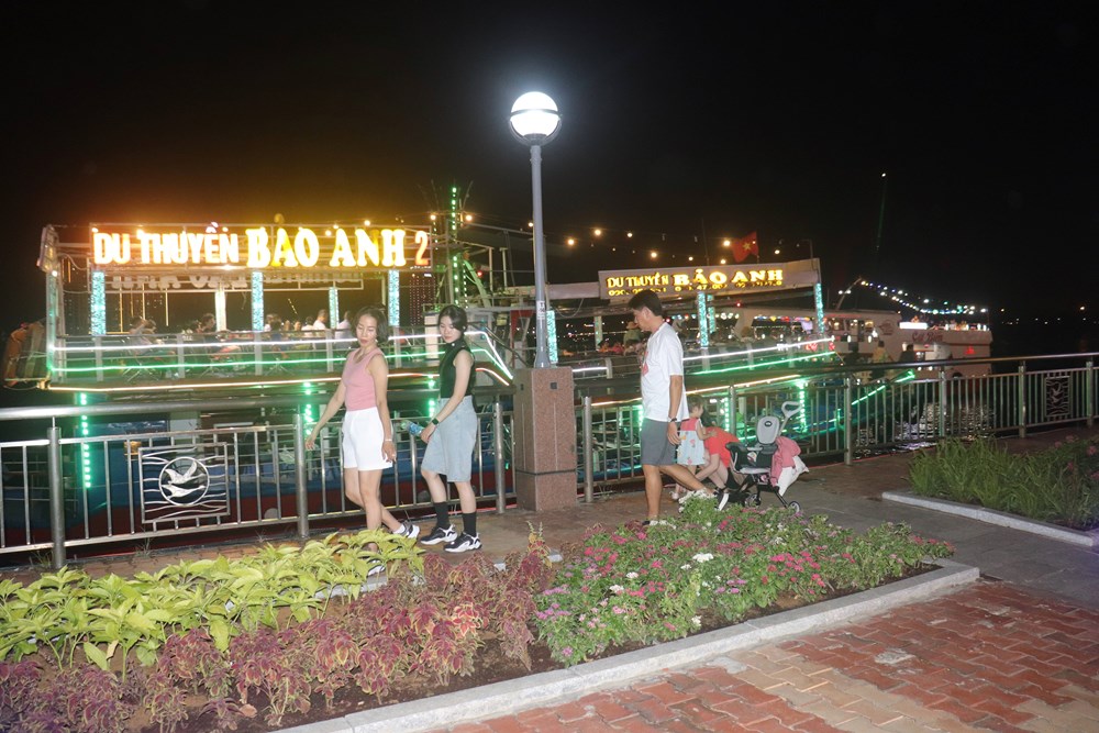 Đà Nẵng: Sôi động nhịp đêm phố biển - ảnh 3