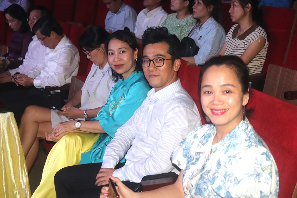 TP Đà Nẵng gặp gỡ, vinh danh 13 nghệ sĩ được giải thưởng cao quý - ảnh 4