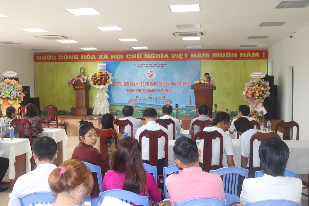 Đà Nẵng: Khai giảng lớp truyền dạy nhạc cụ dân tộc đệm hát Bài chòi - ảnh 1