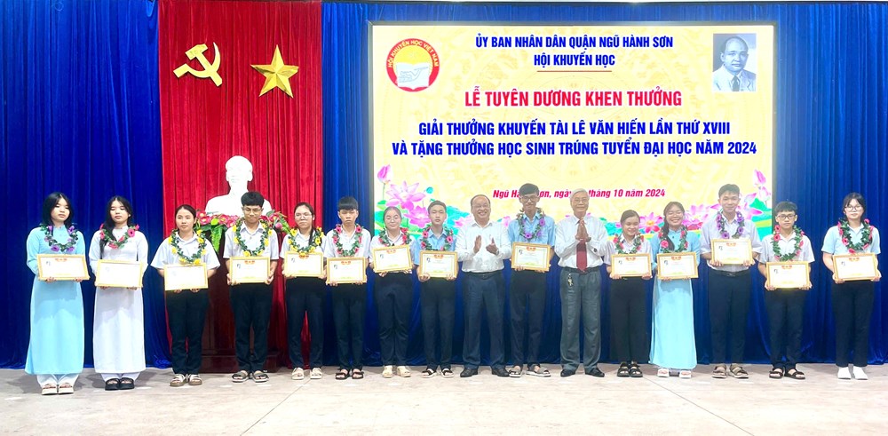 Đà Nẵng: Trao Giải thưởng khuyến tài Lê Văn Hiến cho 58 học sinh nghèo vượt khó - ảnh 1