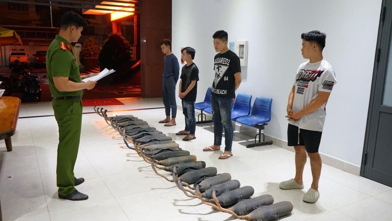 Đà Nẵng: 2 tháng, nhóm thanh thiếu niên thực hiện 13 vụ trộm ống pô xe máy - ảnh 1