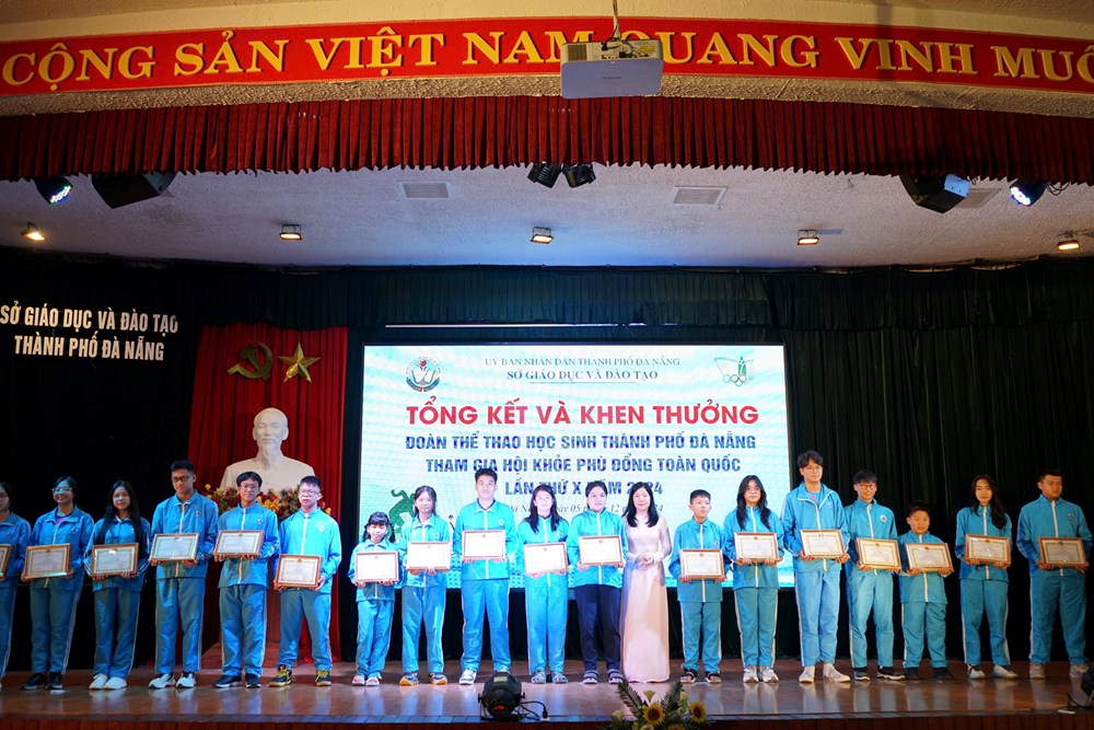 Đà Nẵng khen thưởng Đoàn thể thao học sinh tham gia Hội khỏe Phù Đổng toàn quốc 2024 - ảnh 1