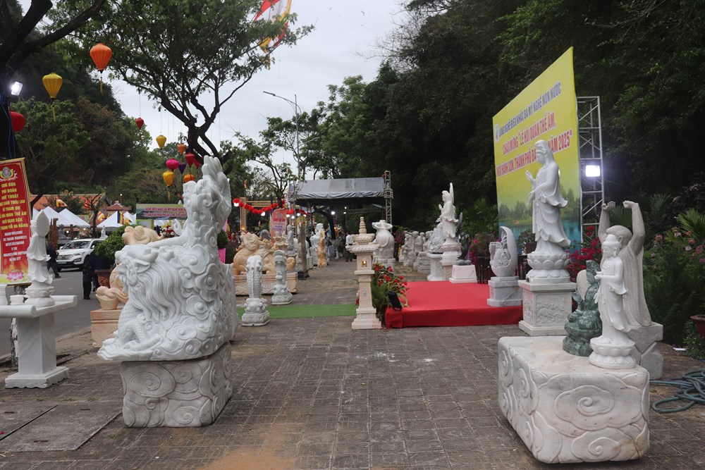 Triển lãm các sản phẩm nghệ thuật đá mỹ nghệ Non Nước - ảnh 1