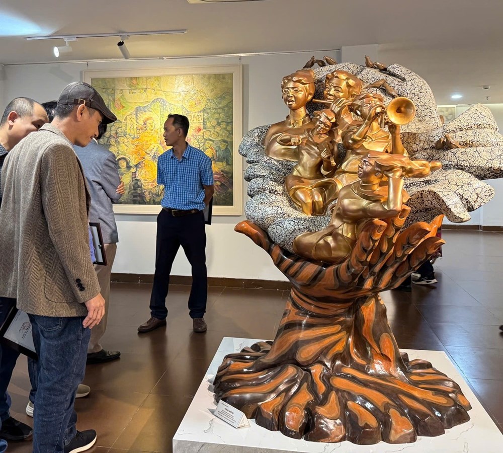 Trưng bày các loại hình nghệ thuật trong triển lãm “Đà Nẵng gấm hoa” - ảnh 2