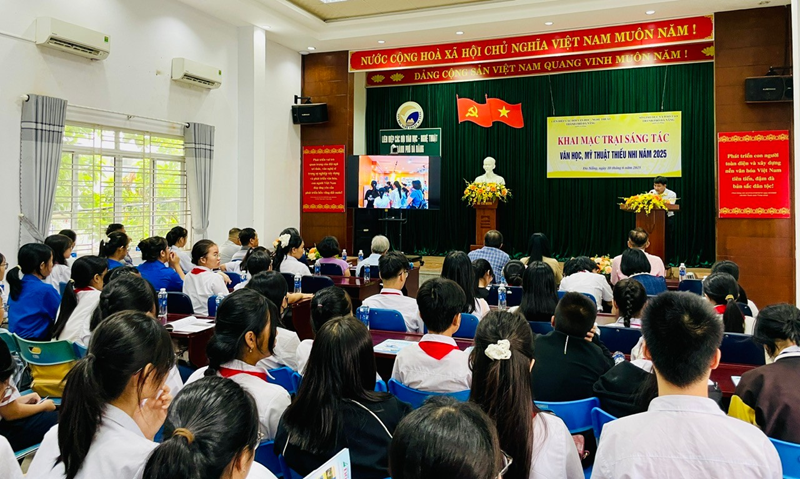 Khai mạc “Trại sáng tác Văn học và Mỹ thuật thiếu nhi hè năm 2025” - ảnh 1