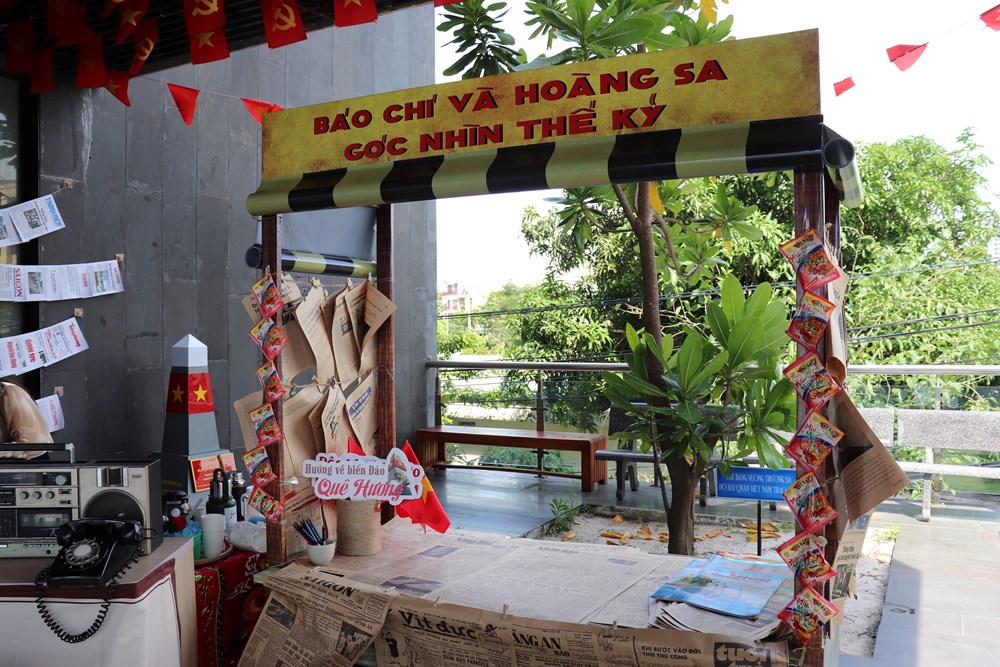 Triển lãm “Báo chí - Nhịp cầu nối đảo xa” - ảnh 1