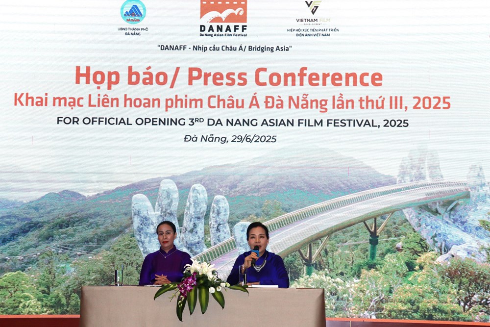 Lần đầu tiên tập hợp số lượng phim chiến tranh quy mô lớn - ảnh 1