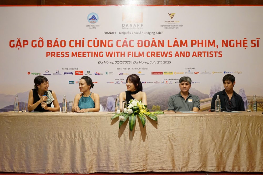 Câu chuyện đằng sau những thước phim - ảnh 1