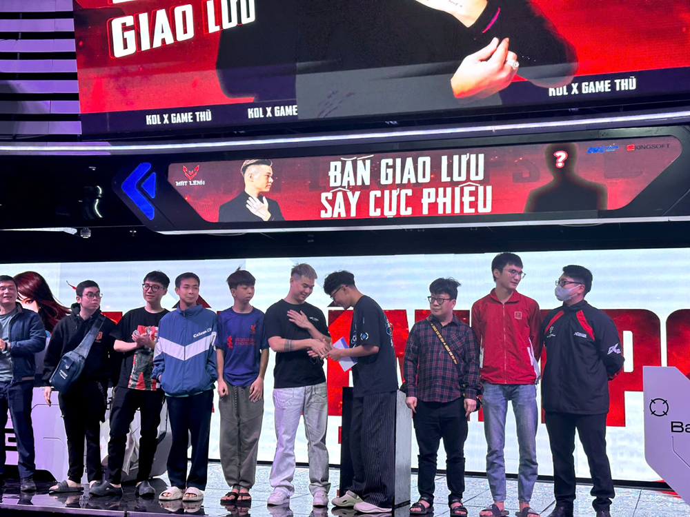 Game “Mật Lệnh” đổ bộ: Cộng đồng FPS chật kín khán phòng, Rambo xuất hiện là bùng nổ! - ảnh 5