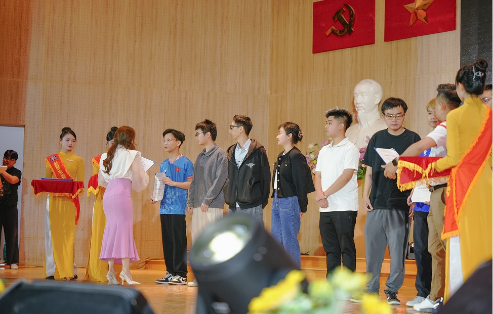 Chơi game thực sự để kiếm tiền: Chuyện nghề của những tuyển thủ mang danh xưng kiện tướng quốc gia - ảnh 9