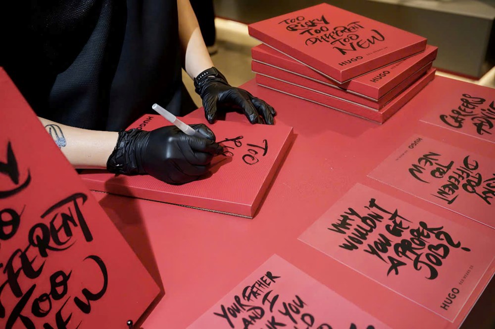 Vương Bình “khuấy động” sự kiện HUGO, chính thức mở màn chiến dịch “Red Means GO” tại Việt Nam - ảnh 9