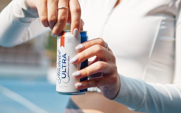 Bia mới Michelob ULTRA: Vị bia vượt trội cho lối sống năng động - ảnh 1