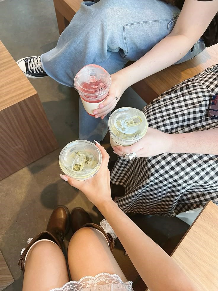 Một ngày tiêu tiền kiểu mới của dân văn phòng - ảnh 2