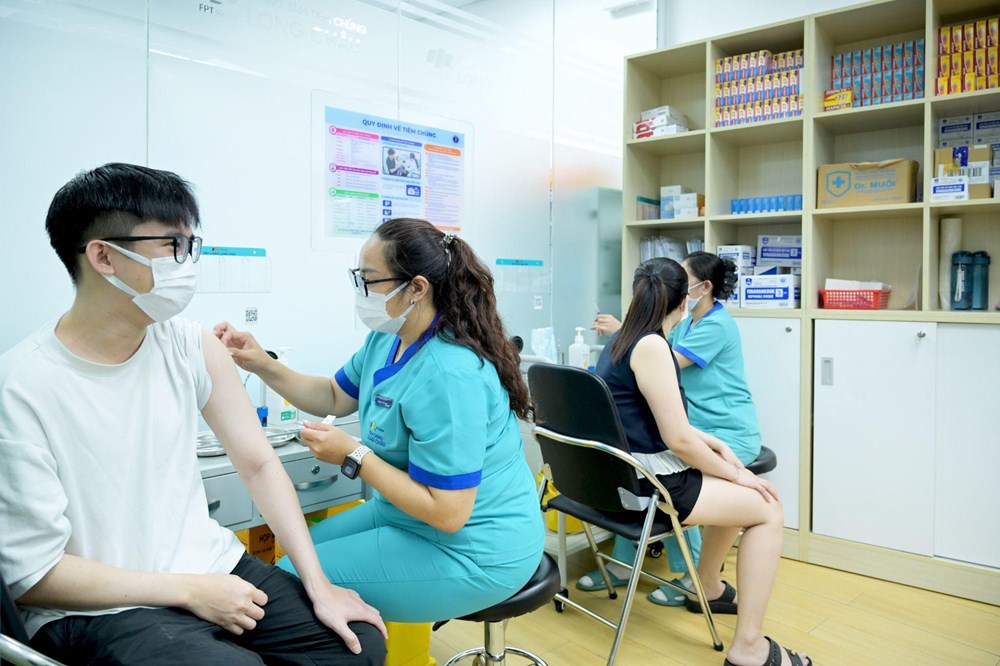 Bé gái 12 tuổi ở 4 vùng khó khăn sắp được tiêm vaccine HPV miễn phí - ảnh 2
