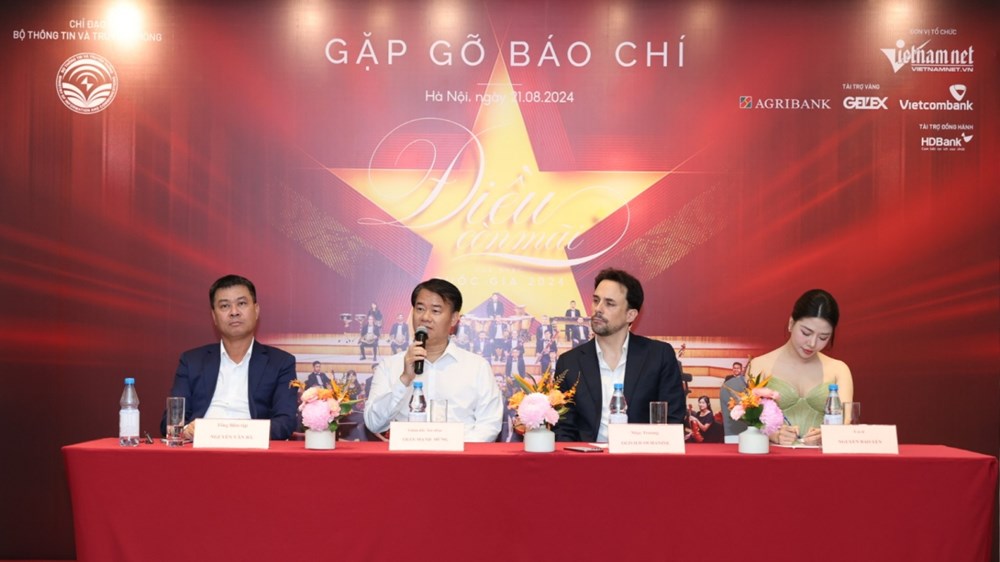 Nhạc trưởng người Pháp lần đầu tiên tham gia hòa nhạc 'Điều còn mãi' - ảnh 1