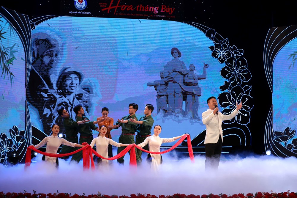 NSƯT Hoàng Tùng hát tôn vinh cha mẹ nhân dịp Tết Trung thu - ảnh 1