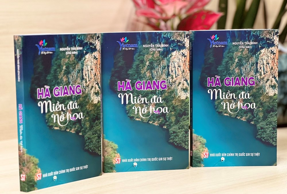 Chuyến du hành cảm xúc đến vùng đất biên viễn qua những trang sách - ảnh 1