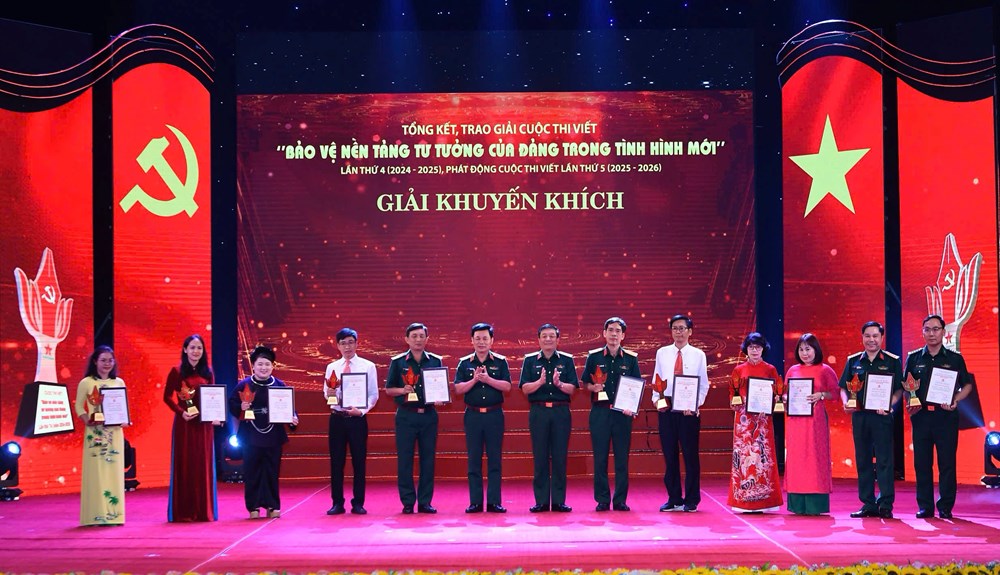 Trao giải Cuộc thi viết "Bảo vệ nền tảng tư tưởng của Đảng trong tình hình mới” - ảnh 6