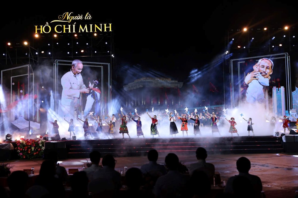Chương trình nghệ thuật đặc biệt “Người là Hồ Chí Minh” - ảnh 2