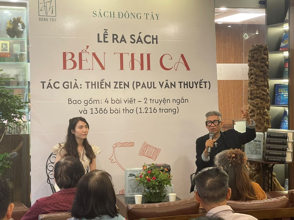 Tuyển tập thi ca đồ sộ của nghệ sĩ đa tài Paul Vân Thuyết - ảnh 2