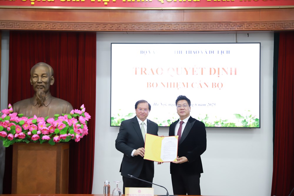 Bộ VHTTDL công bố, trao quyết định bổ nhiệm cán bộ - ảnh 2