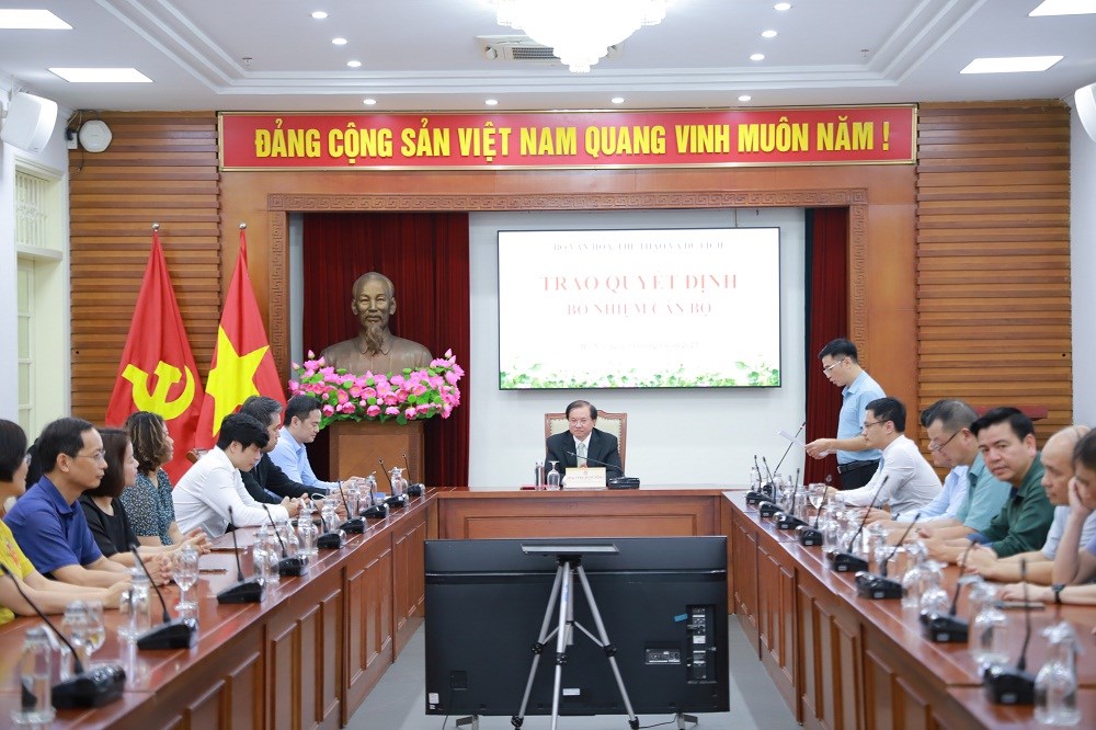 Bộ VHTTDL công bố, trao quyết định bổ nhiệm cán bộ - ảnh 7